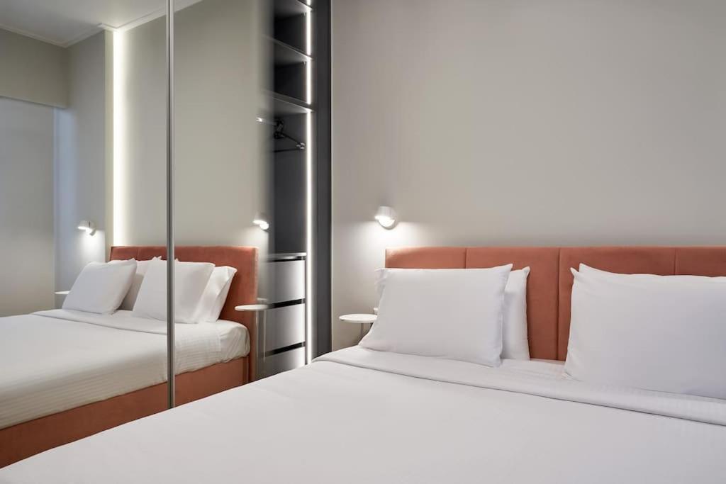 Apartamento Little Gem: Modern Urban Retreat Atenas Exterior foto
