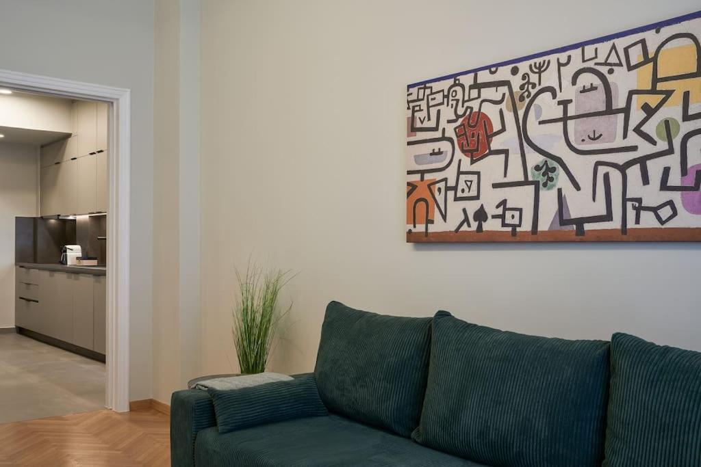 Apartamento Little Gem: Modern Urban Retreat Atenas Exterior foto